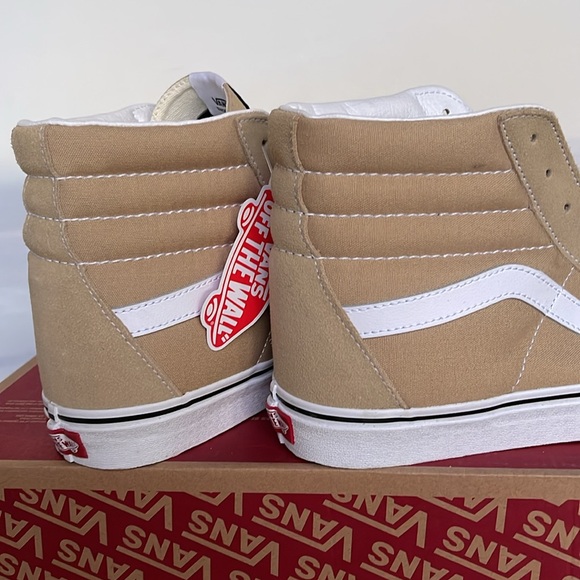 Vans Men’s Sk8-Hi
Taos Taupe
VN0A32QGYUU
Sneakers - Picture 14 of 16